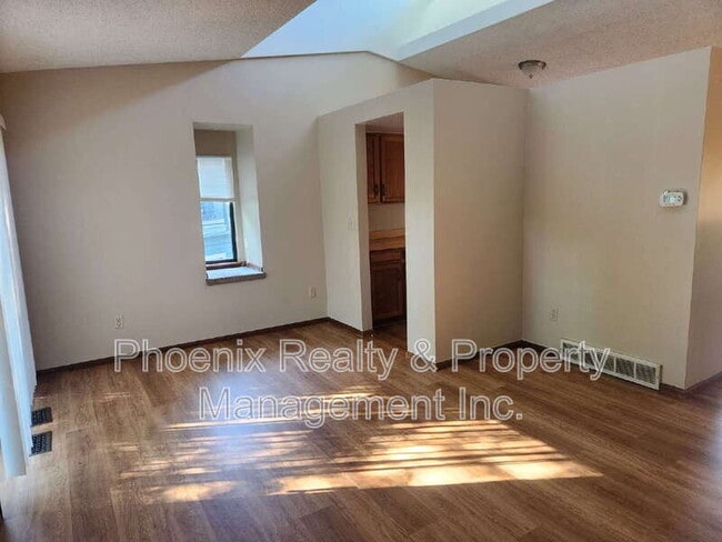 Building Photo - 146 Lois Dr