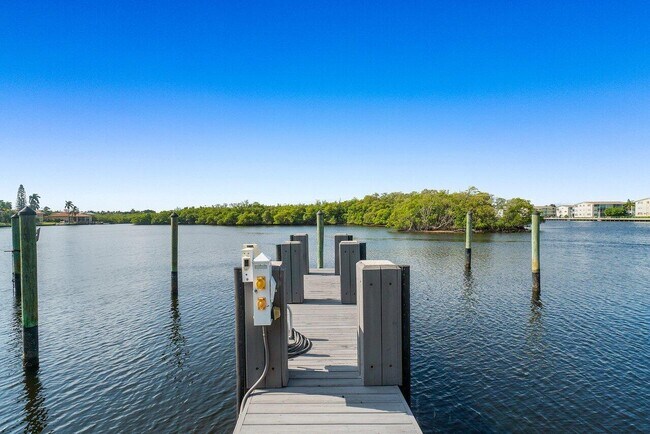 Building Photo - 6110 N Ocean Blvd