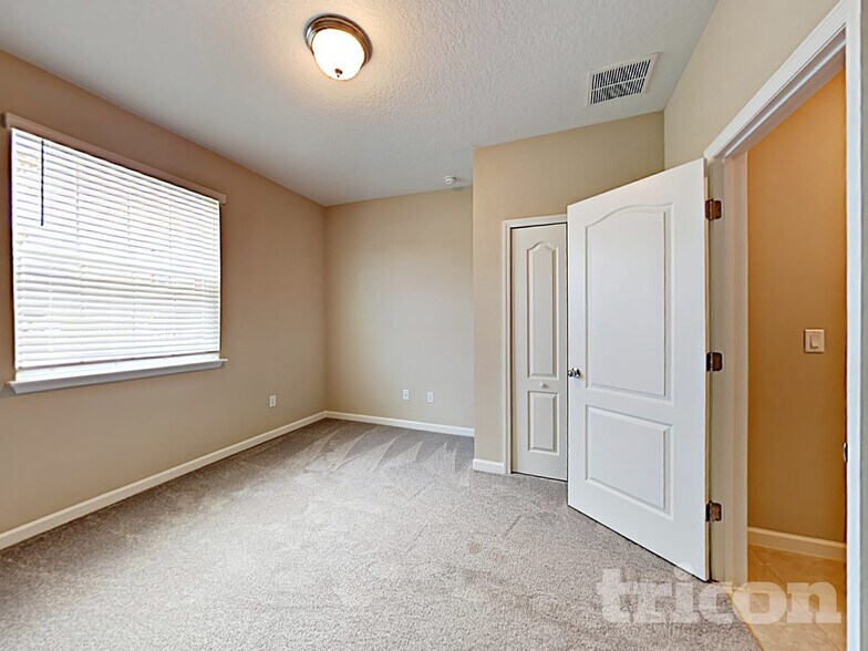 Building Photo - 155 Bloomfield Wy