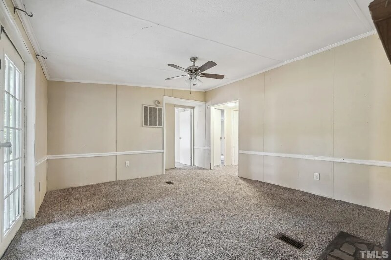 Building Photo - 201 Riverview Dr