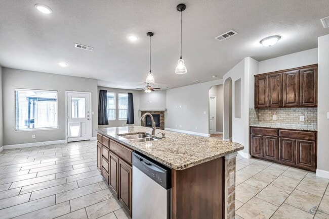 Building Photo - 7041 XIT Ranch Rd