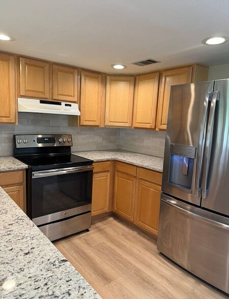 Building Photo - 1530 E Powder Horn Rd