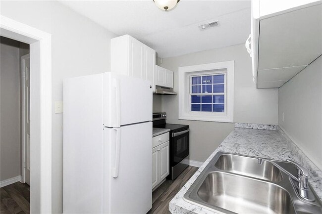 Building Photo - 1056 Grant Way SE