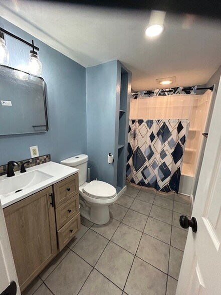 Bathroom - 11 Pine St