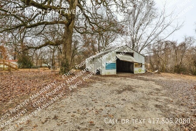 Building Photo - 2255 N Fort Ave