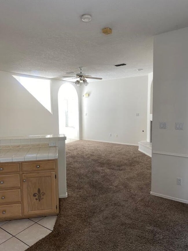 Building Photo - Spacious Two Story Home in the NE Heights ...