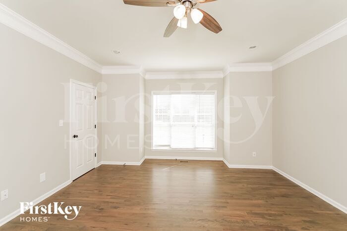 Building Photo - 3030 Weatherford Dr