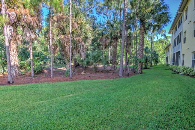 Building Photo - 9187 Celeste Dr