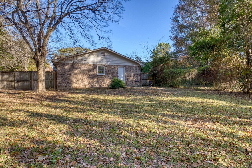 Building Photo - 4629 Rosemont Dr