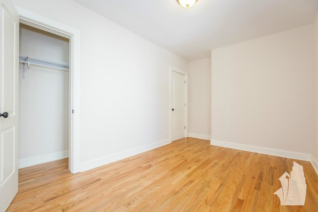 Building Photo - 1 bedroom in Chicago IL 60613