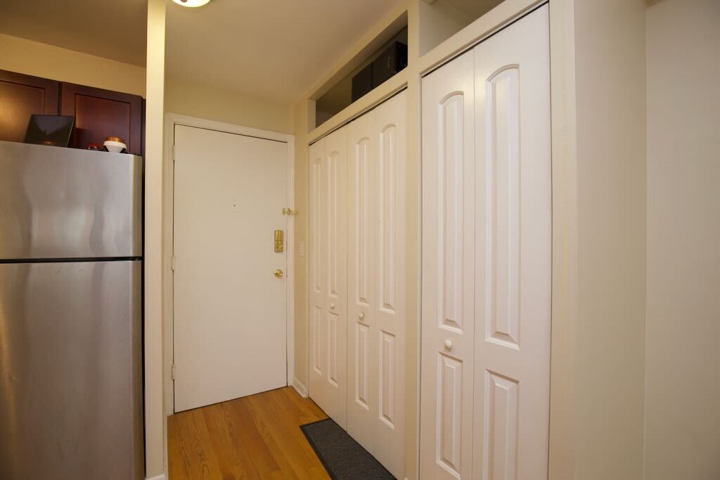 Building Photo - 4180 N Marine Dr