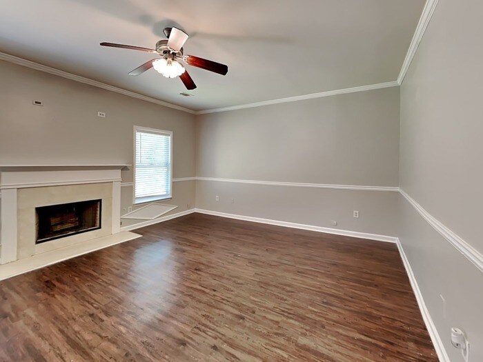 Building Photo - 6273 Selborn Dr SW