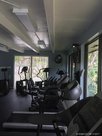 Building Photo - 9301 SW 92nd Ave