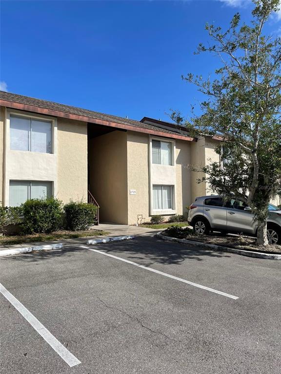 Building Photo - 2725 Hidden Lake Blvd