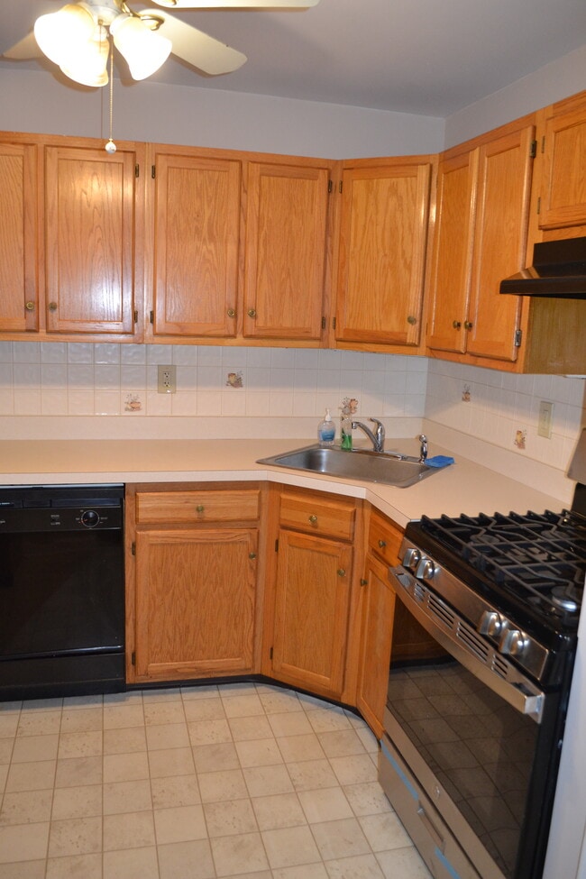 Building Photo - 51 Brookside Ln