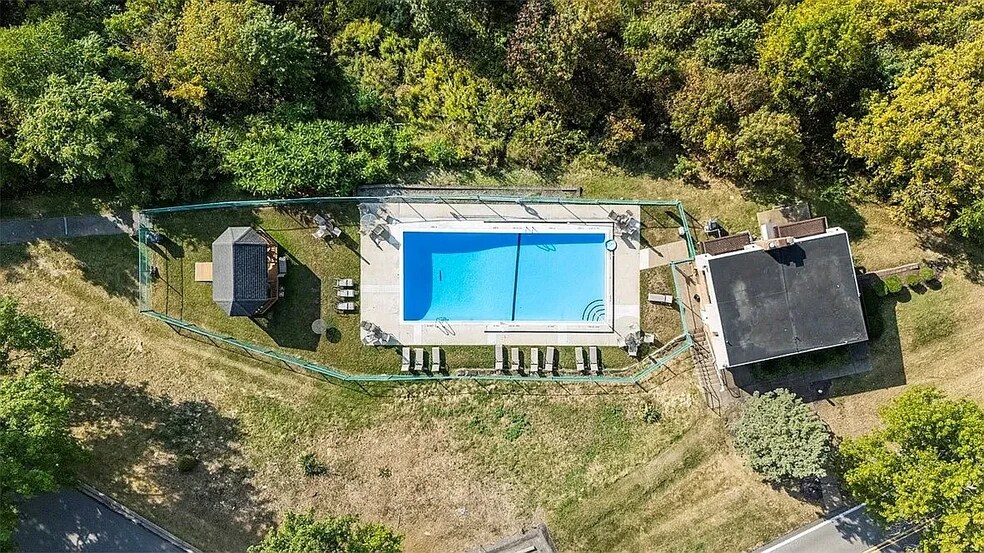 Community Neighborhood Pool - 2816 Bingham Dr