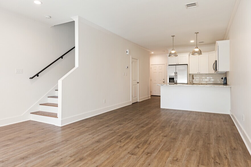 Building Photo - 411 Curtis St