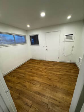 Building Photo - 1704 W 2nd Ave