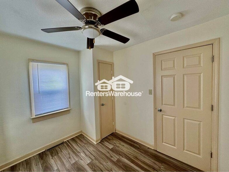 Building Photo - 703 Prairie St