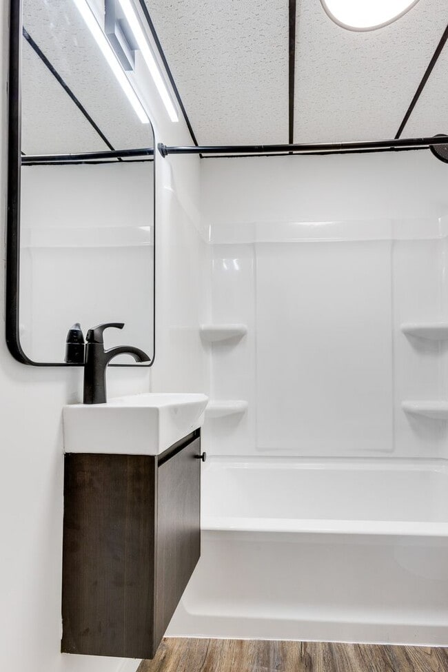 Building Photo - 238 Hazelwood Ave