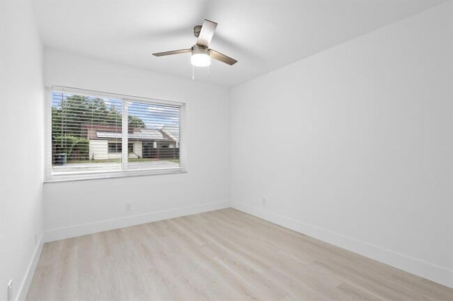 Building Photo - 6993 NW 29th Way