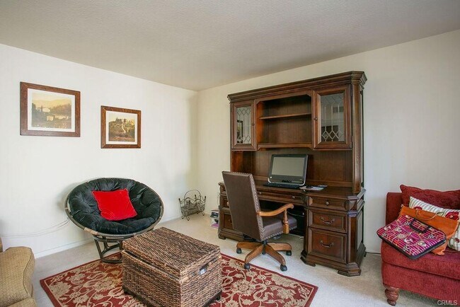 Building Photo - 3 Bedroom Condo For Lease in a gated commu...