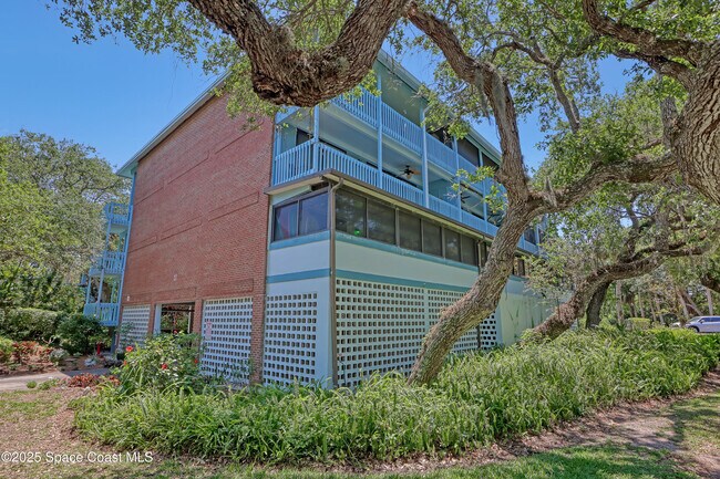 Building Photo - 240 Hammock Shore Dr