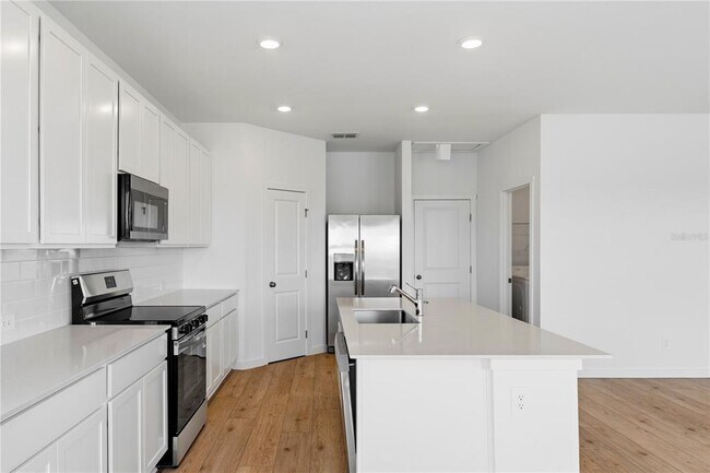 Building Photo - 5550 Guava Ct