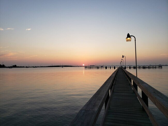 Building Photo - 200 S Banana River Dr