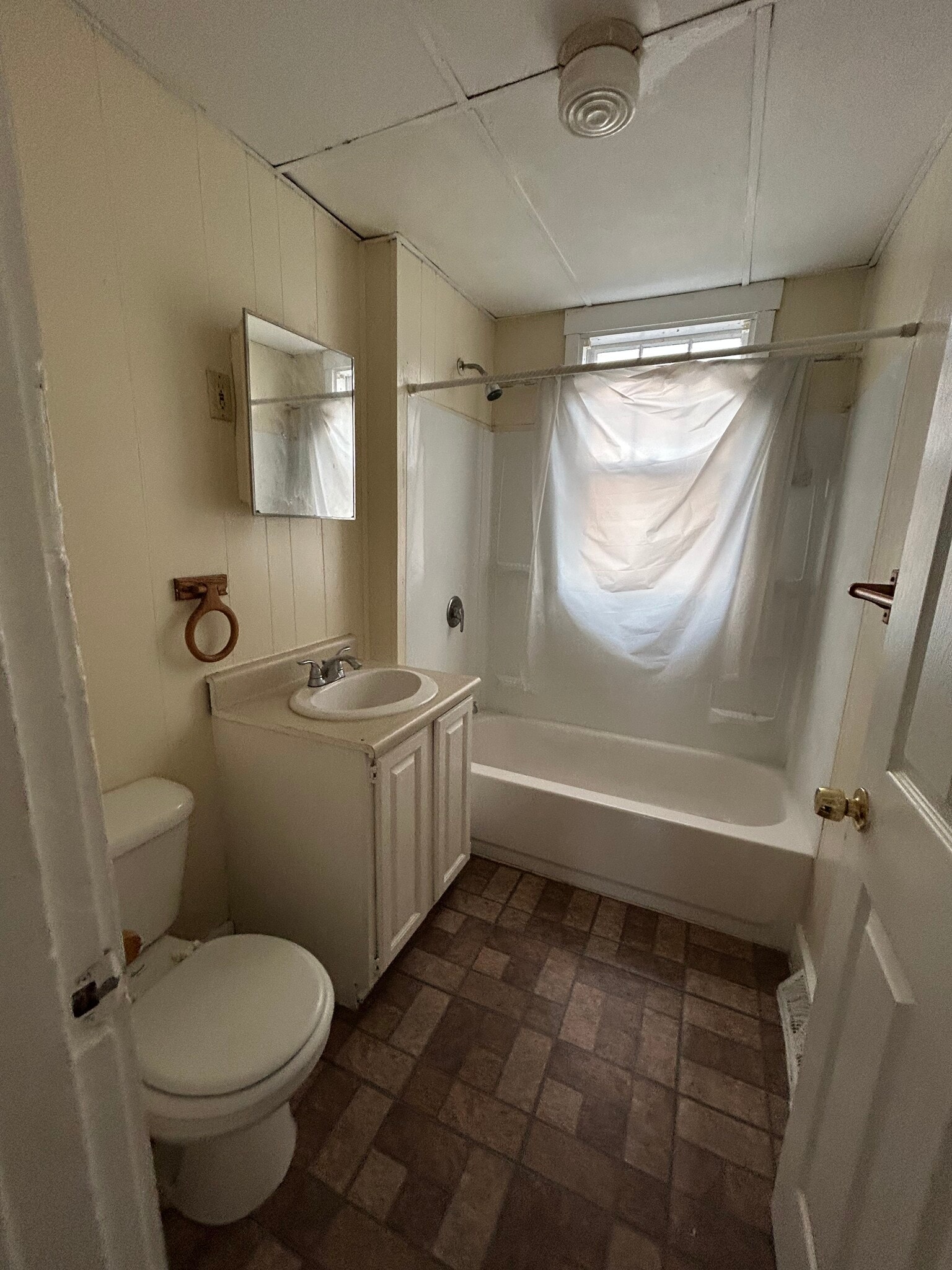 Bathroom - 47 Juniper St