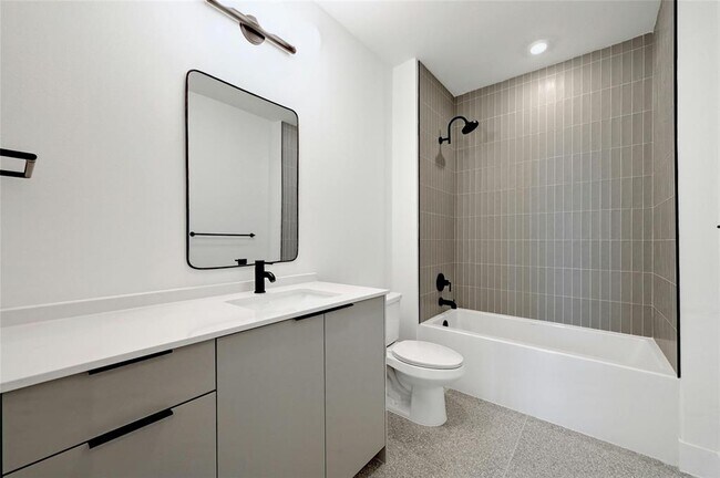 Building Photo - 1701 Simond Ave Ave