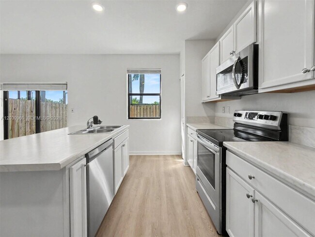 Building Photo - 11296 SW 254th Terrace