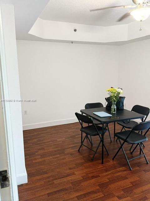 Building Photo - 9300 Fontainebleau Blvd