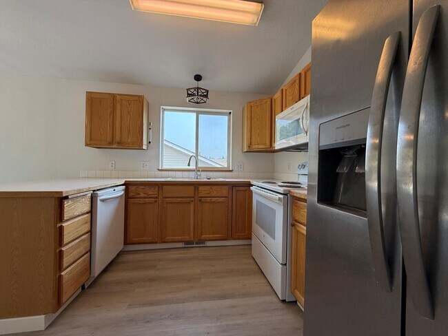 Building Photo - 7915 E Woodland Park Dr