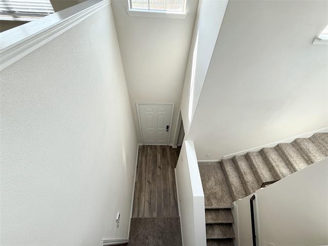 Building Photo - 913 Serena Dr