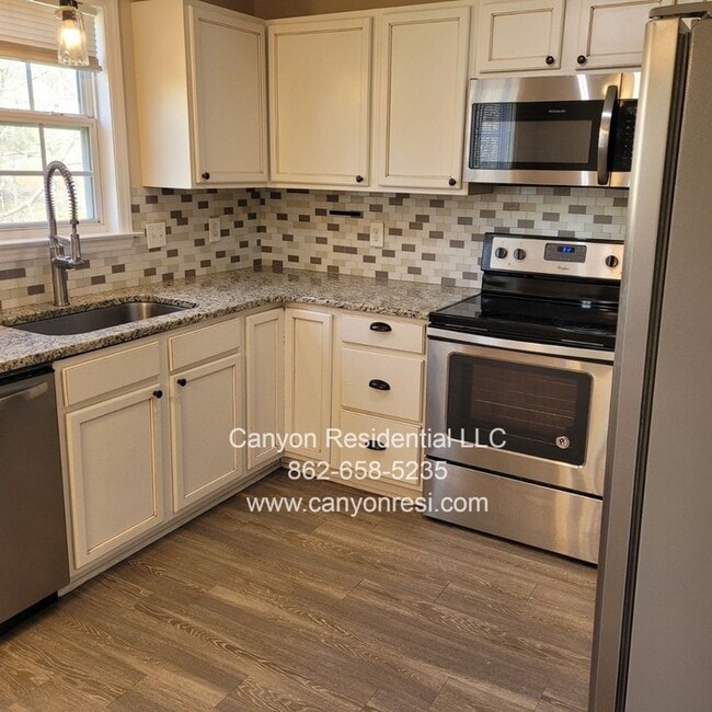 Building Photo - 4396 Moat Dr