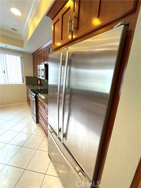 Building Photo - 120 The Village