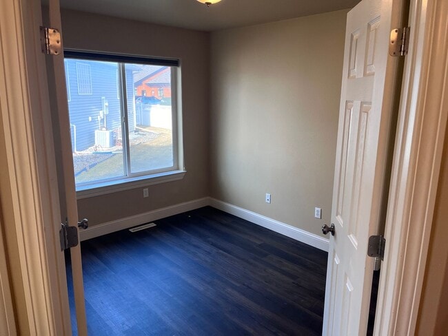 Building Photo - Gorgeous West End 4 bed Home!