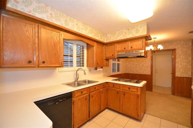 Building Photo - 13722 Lynnwood Ln