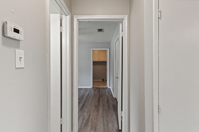 Building Photo - 322-328 Brookwood