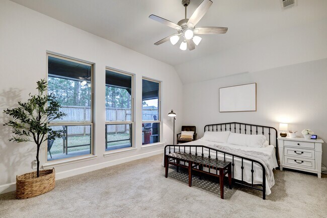 Building Photo - 804 Fall Rock Branch Dr