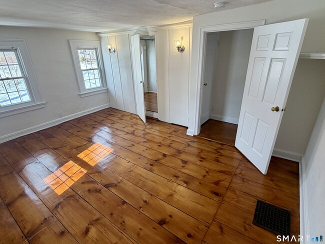 Building Photo - 1185 Linden Ave