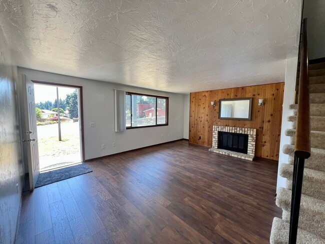 Building Photo - 2 BD Hawks Prairie Duplex