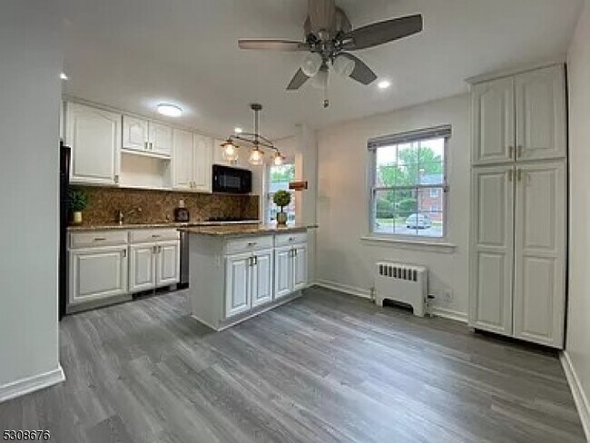 Building Photo - 82 Clark Ct