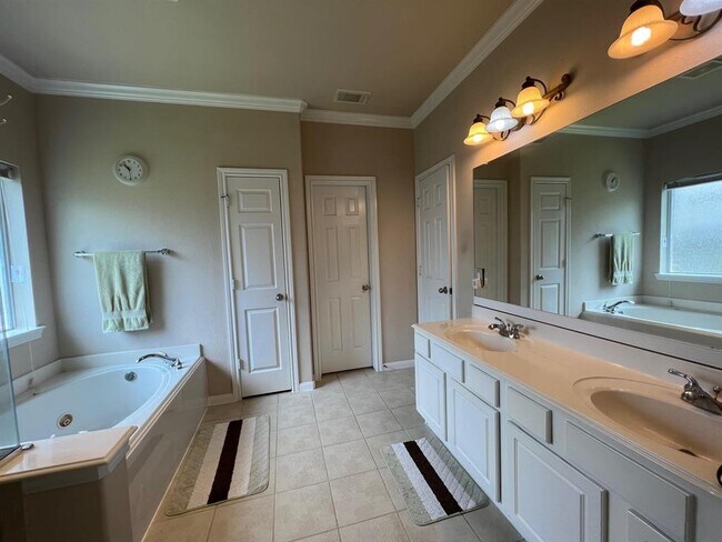 Building Photo - 5023 Logans Landing Ln