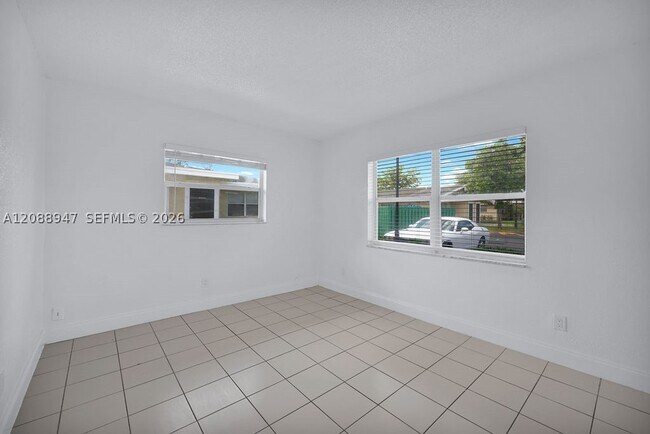 Building Photo - 575 Kathy Ln