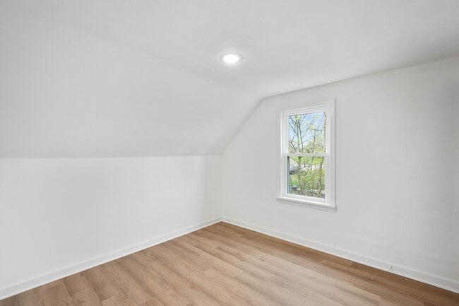 Building Photo - AVAILABLE MAY 1st!! FULLY UPDATED 3 BEDROOM IN WEST MIFFLIN!!