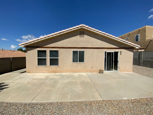 Building Photo - 4 Bedroom Single Story Home Available Near...