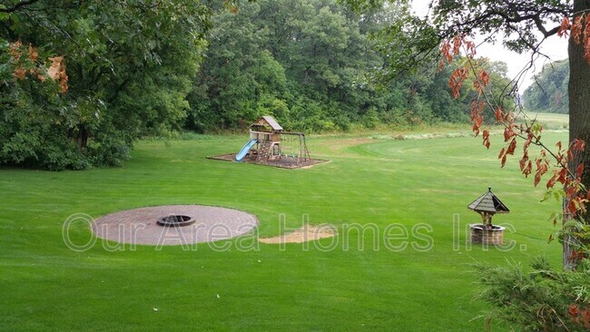 Building Photo - 1778 Klondike Dr NE