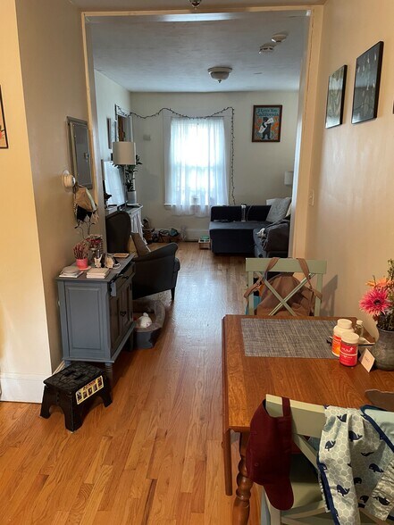 Building Photo - 17 Bay St